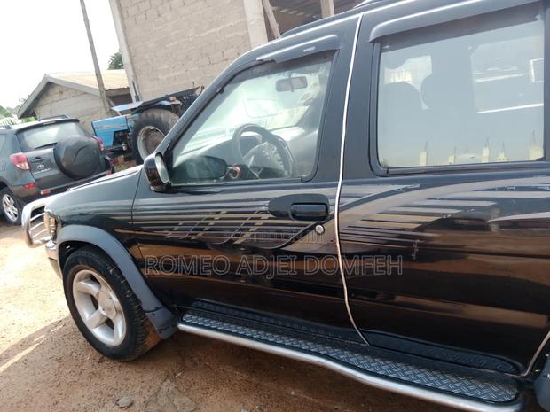 Nissan Pathfinder 1999 Black