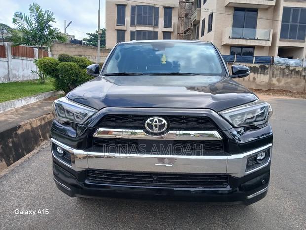 Toyota 4-Runner Limited 4WD 2024 Black
