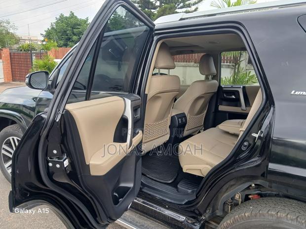 Toyota 4-Runner Limited 4WD 2024 Black