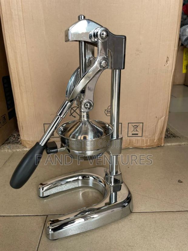 Black Commercial Juicer - Uk photo 4