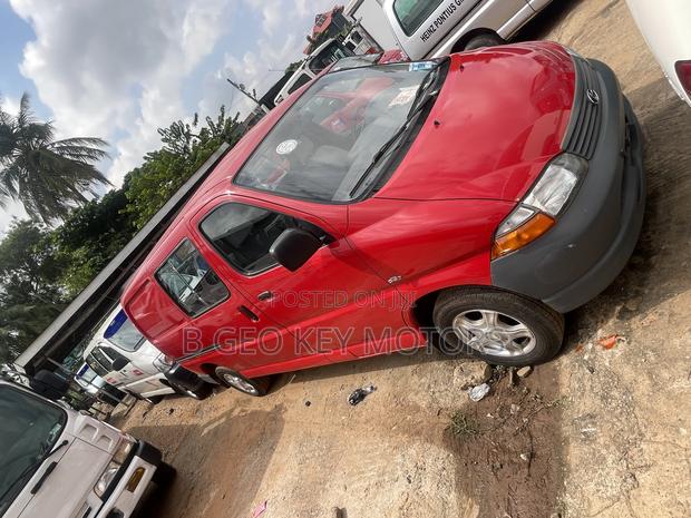 Toyota HiAce 2010 Red