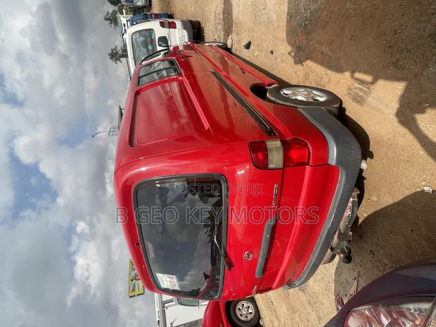 Toyota HiAce 2010 Red photo 5