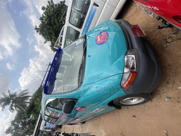 Toyota HiAce 2010