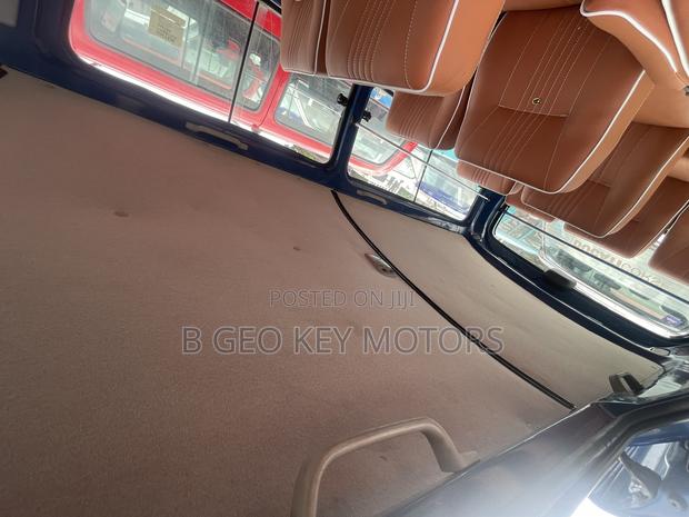 Toyota HiAce 2012 Blue photo 7