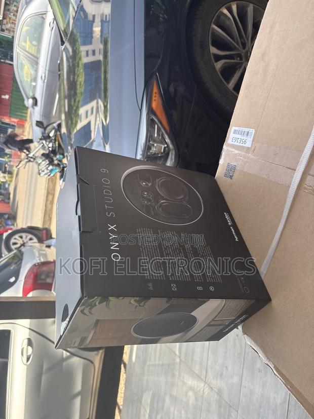 Signature Onyx Studio 9 Sound Speaker Distinctive, Rich-Tone · Photo 2