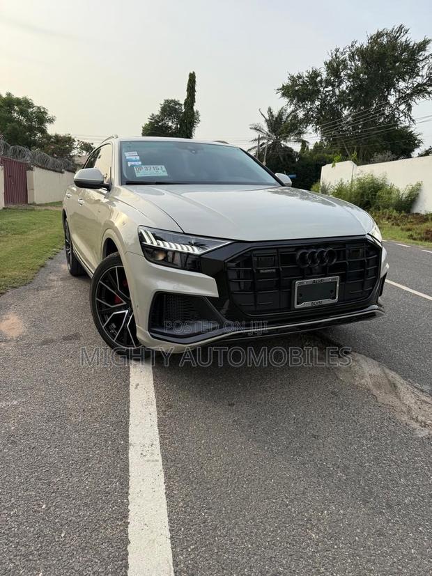 Audi Q8 Premium Plus 2023 White