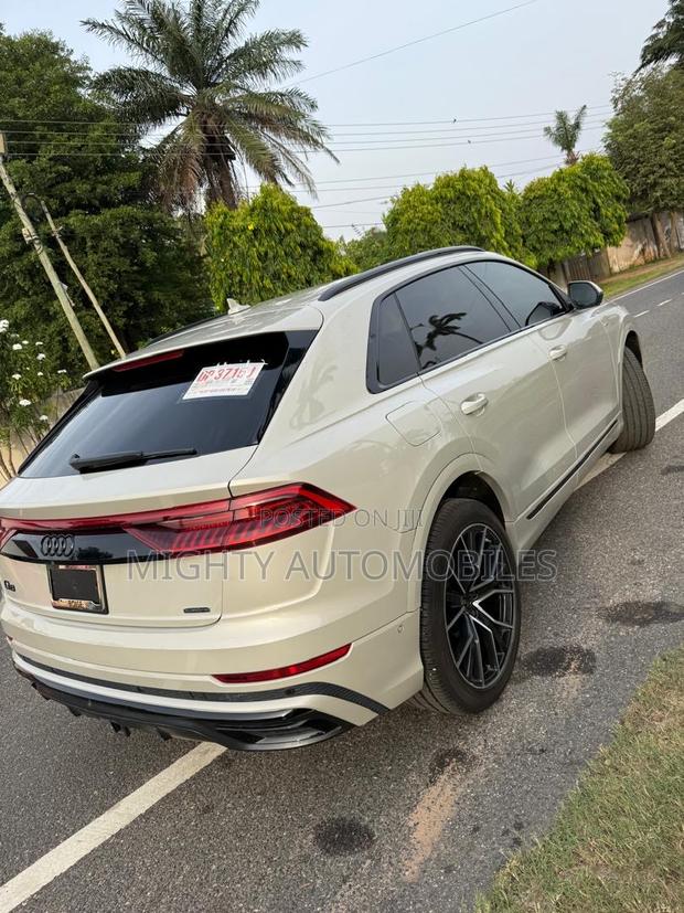 Audi Q8 Premium Plus 2023 White