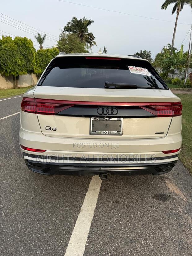 Audi Q8 Premium Plus 2023 White