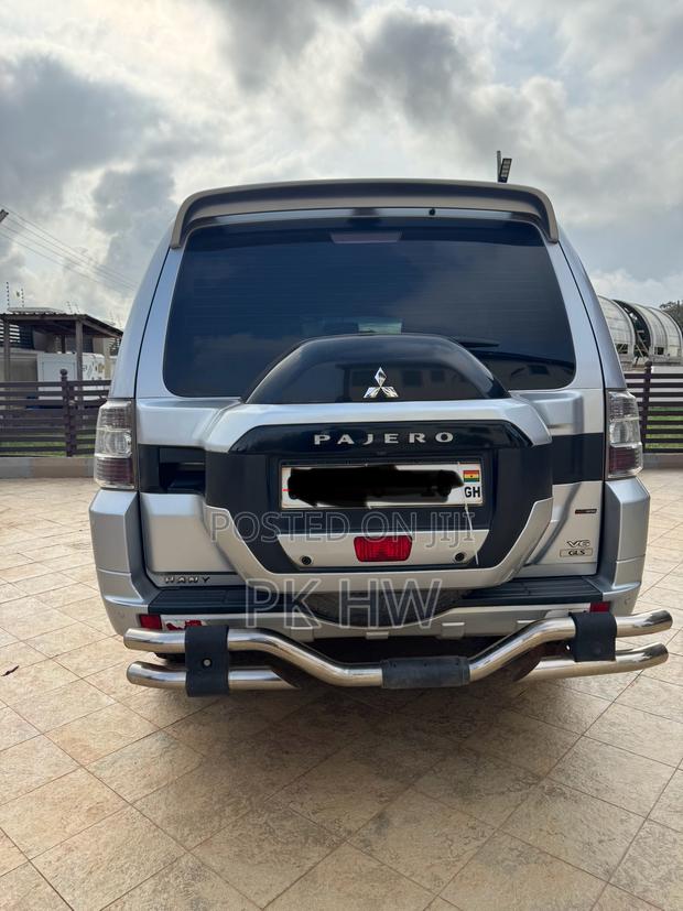 Mitsubishi Pajero V90 3.8 V6 GLS/GLX 2018 Silver