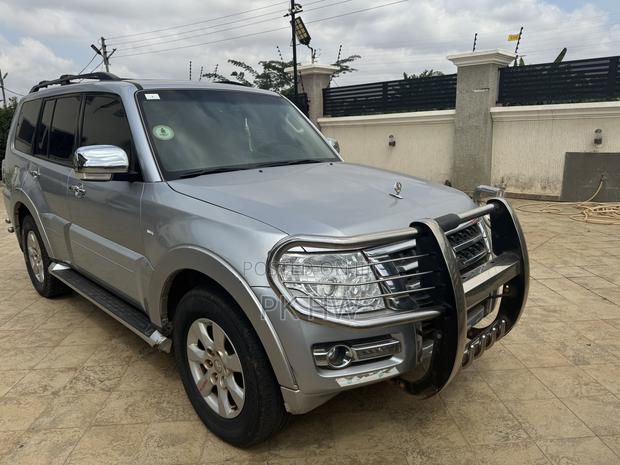 Mitsubishi Pajero V90 3.8 V6 GLS/GLX 2018 Silver
