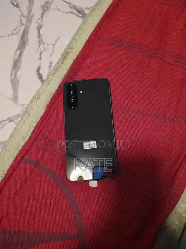 New Samsung Galaxy A36 128 GB Black · Photo 3