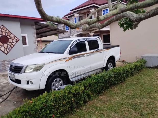 Toyota Hilux 3.0 D-4D 4x4 2013 White