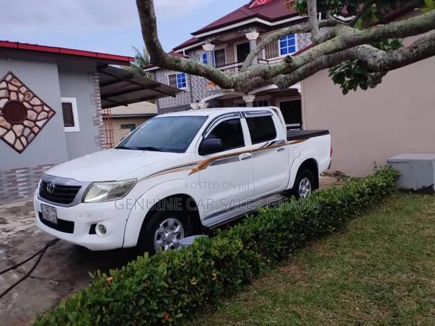 Toyota Hilux 3.0 D-4D 4x4 2013 White