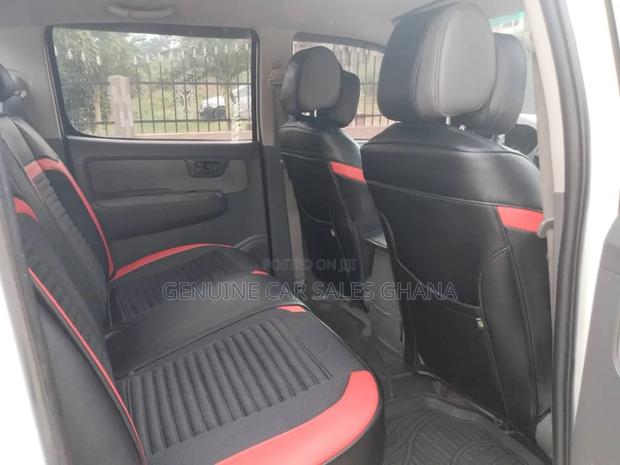 Toyota Hilux 3.0 D-4D 4x4 2013 White