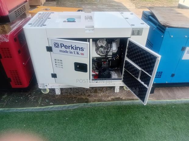 Perkins Soundproof Diesel Generator · Photo 2
