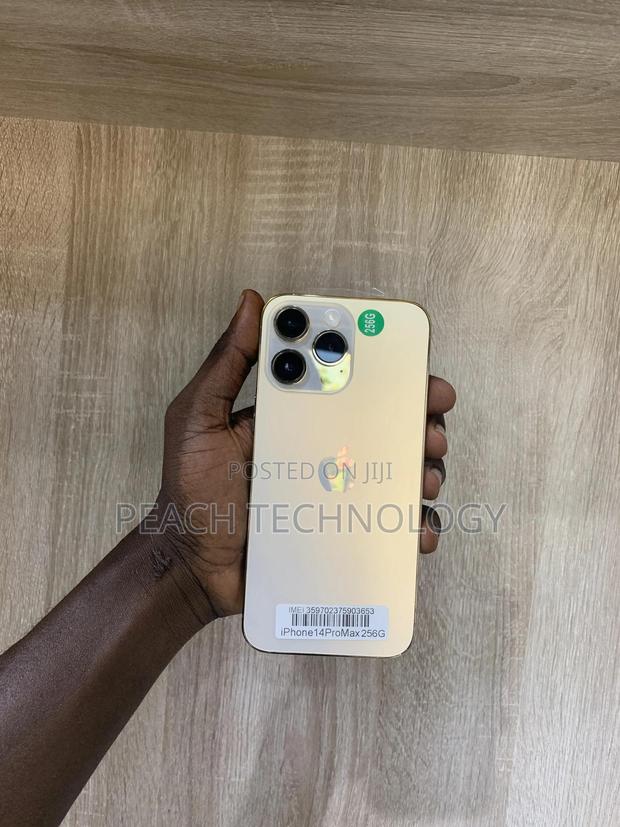 Apple iPhone 14 Pro Max 256 GB Gold · Photo 3