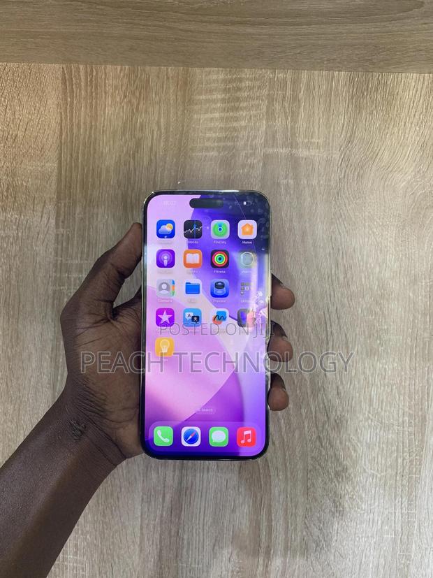 Apple iPhone 14 Pro Max 256 GB Gold · Photo 4