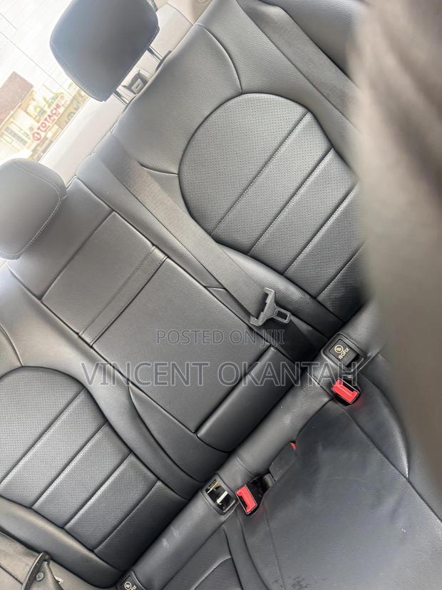 Mercedes-Benz C300 Luxury 4matic Sedan AWD (2.0L 4cyl 7A) 2017 White