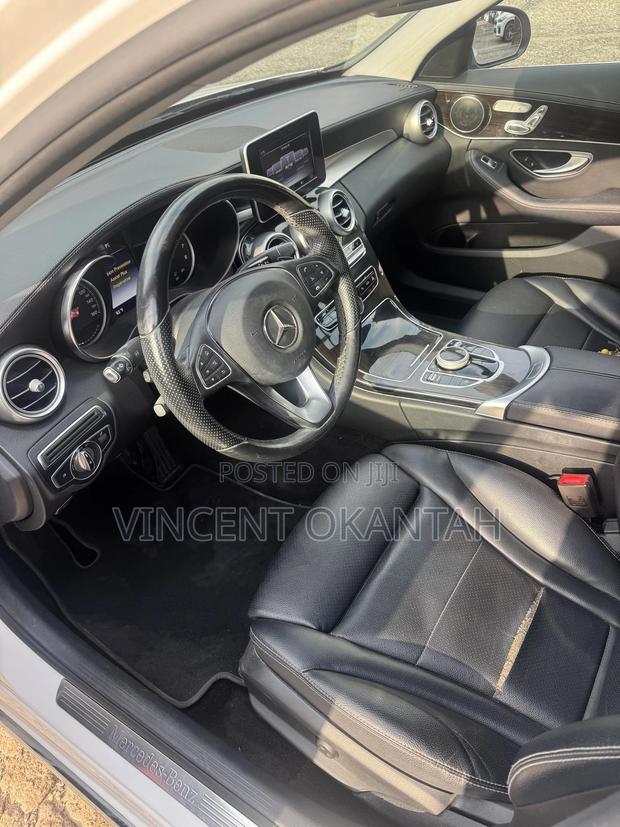 Mercedes-Benz C300 Luxury 4matic Sedan AWD (2.0L 4cyl 7A) 2017 White