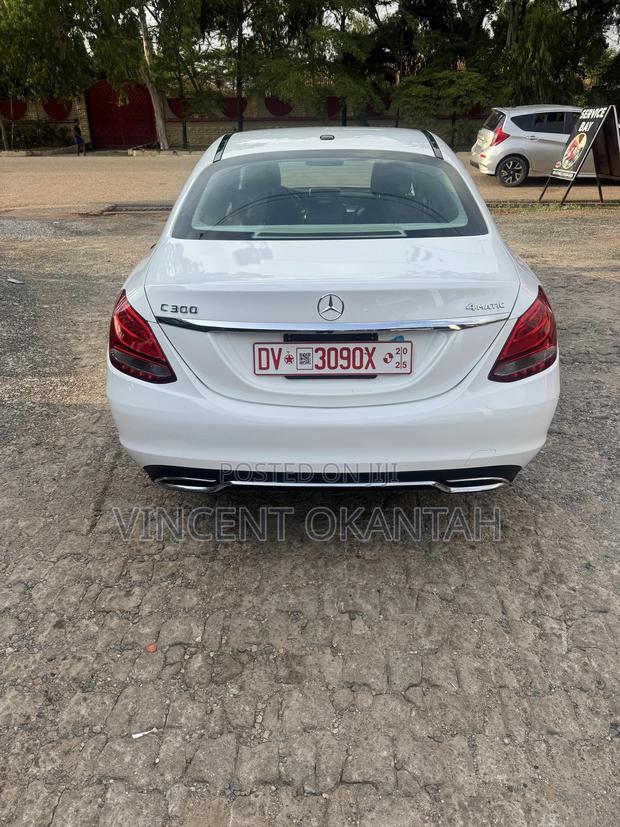 Mercedes-Benz C300 Luxury 4matic Sedan AWD (2.0L 4cyl 7A) 2017 White