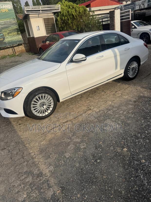 Mercedes-Benz C300 Luxury 4matic Sedan AWD (2.0L 4cyl 7A) 2017 White