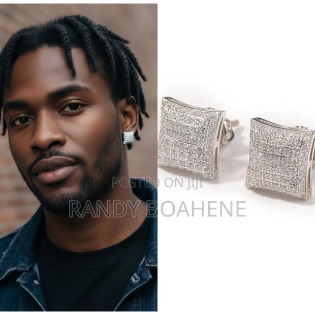 Sterling Silver Square Stud Earrings · Photo 3