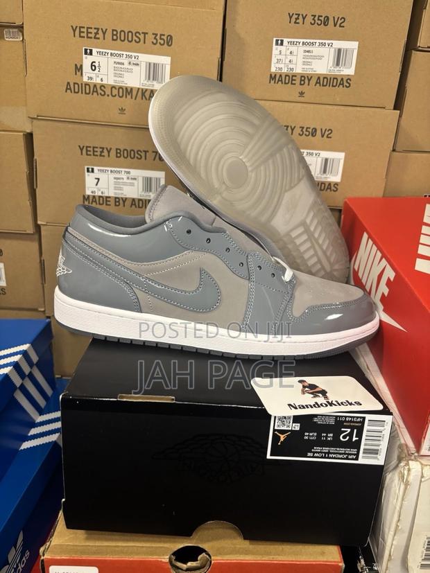 Jordan 1 Low Se Medium Sneakers photo 2