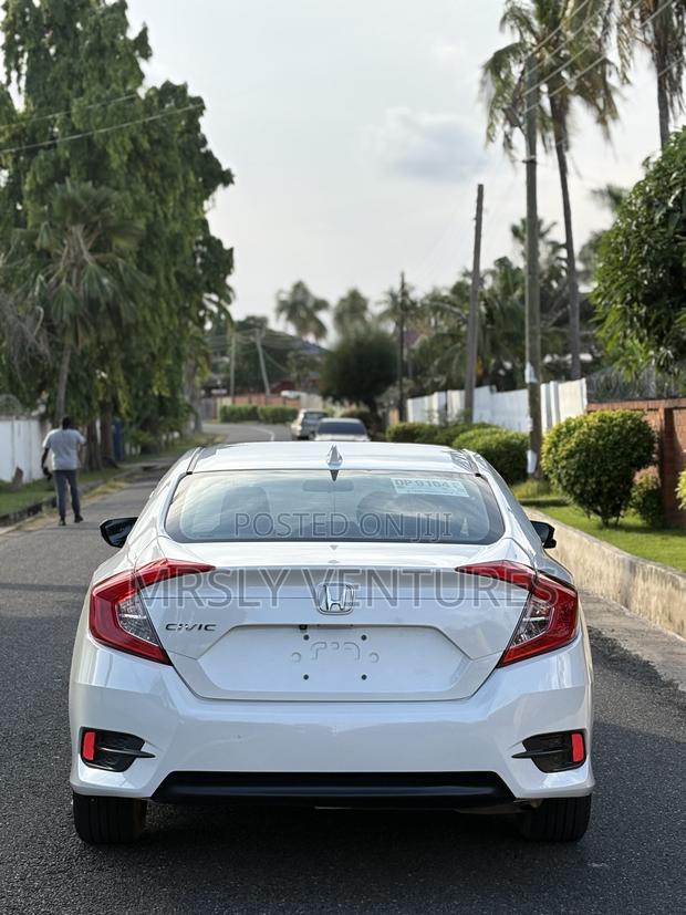 Honda Civic EX Sedan 2018 White