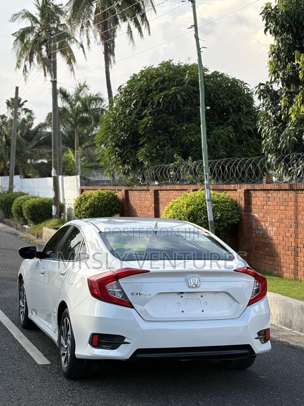 Honda Civic EX Sedan 2018 White