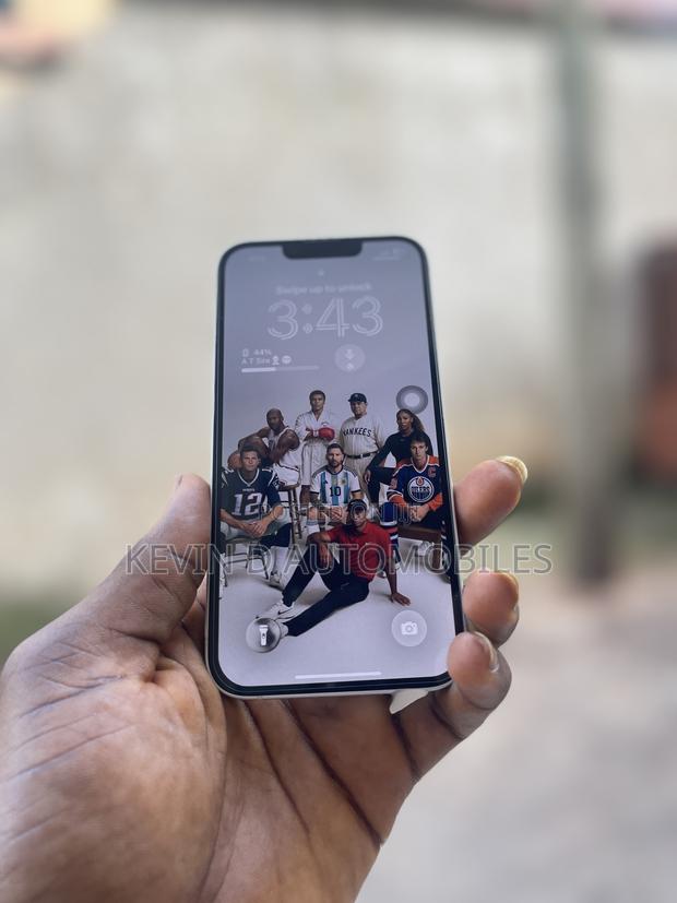 Apple iPhone 13 256 GB White photo 2