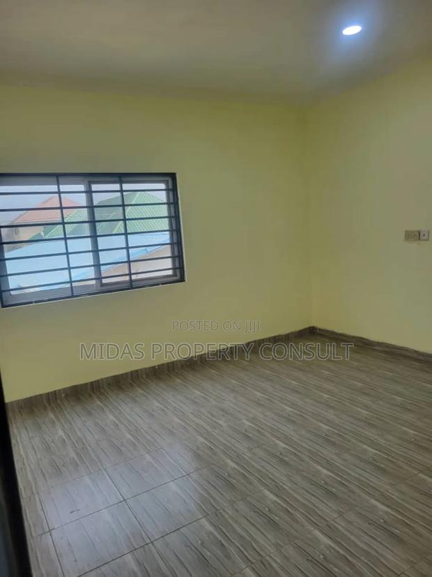 4bdrm House in Okpoigonno, Teshie for sale photo 10