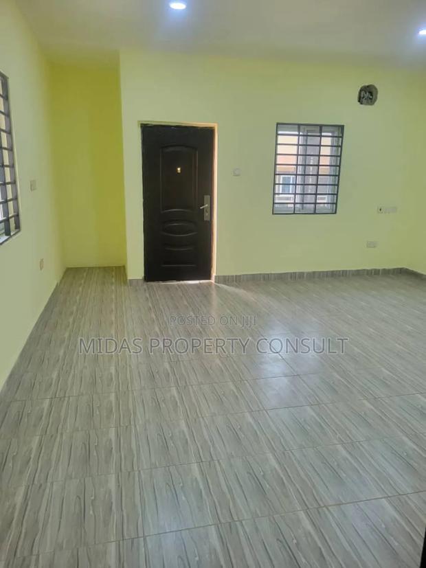 4bdrm House in Okpoigonno, Teshie for sale photo 14