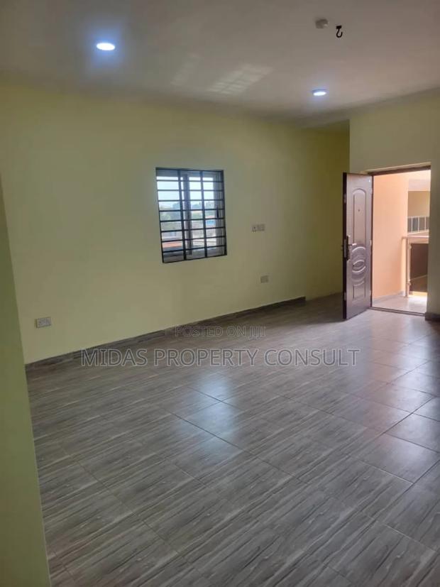 4bdrm House in Okpoigonno, Teshie for sale photo 15