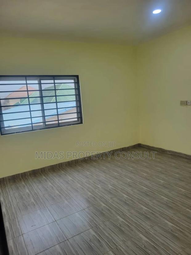 4bdrm House in Okpoigonno, Teshie for sale photo 17