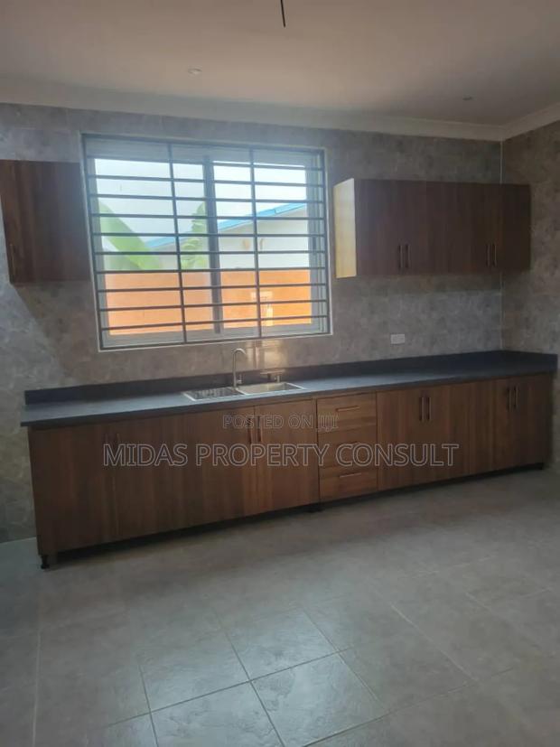 4bdrm House in Okpoigonno, Teshie for sale photo 18