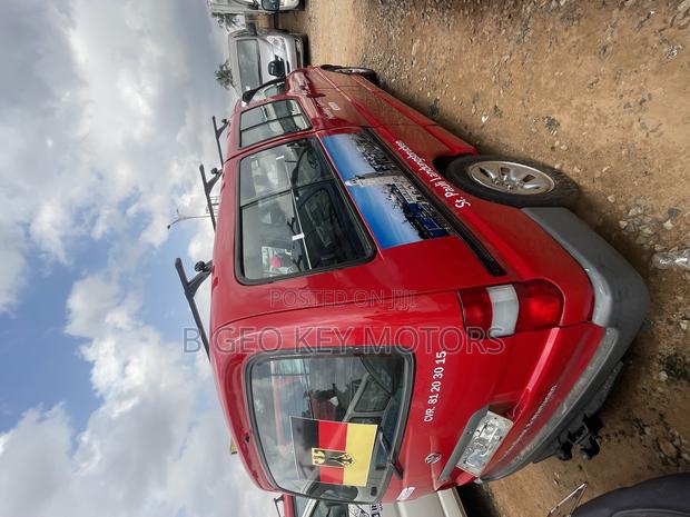 Toyota HiAce 2010 Red photo 2