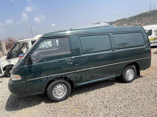 Hyundai H-100 2004 photo 4