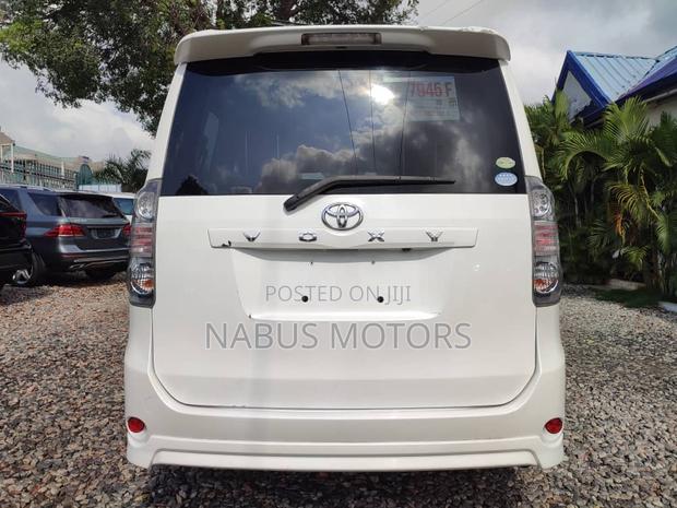 Toyota Voxy 2012 White