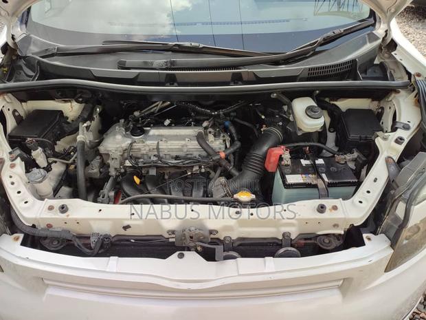 Toyota Voxy 2012 White