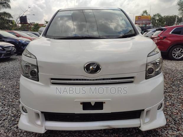 Toyota Voxy 2012 White