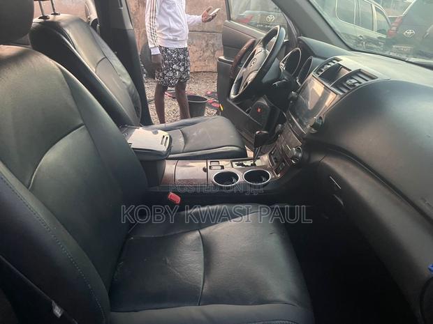 Toyota Highlander 3.5L 4WD 2013 Gray