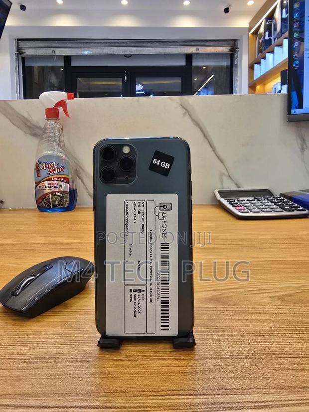 Apple iPhone 11 Pro 64 GB Gray · Photo 2