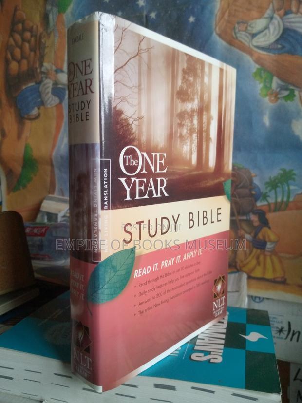 The One Year Study Bible Nlt: Tyndale · Photo 3