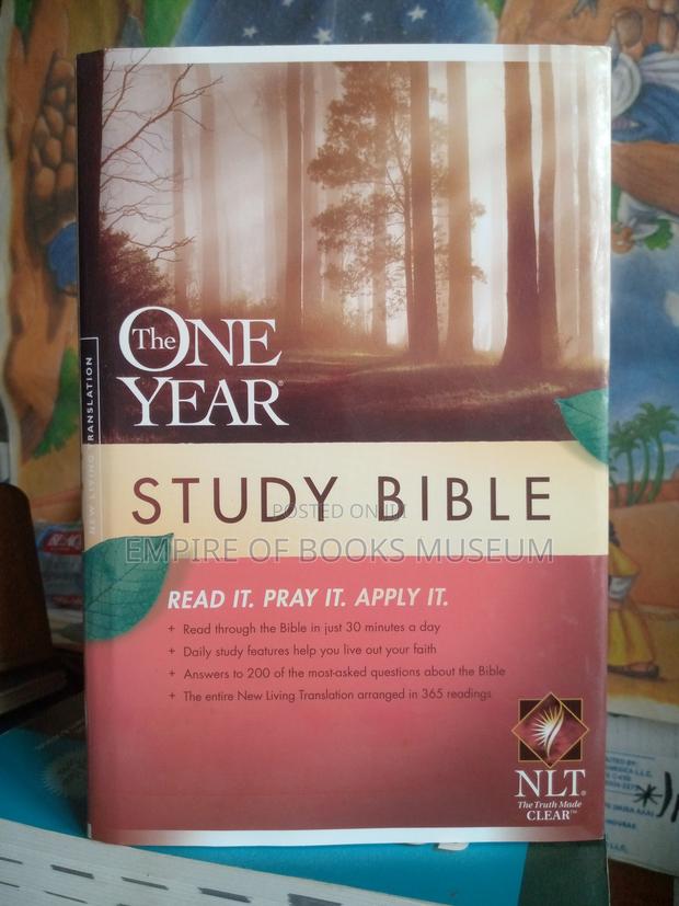 The One Year Study Bible Nlt: Tyndale · Photo 4