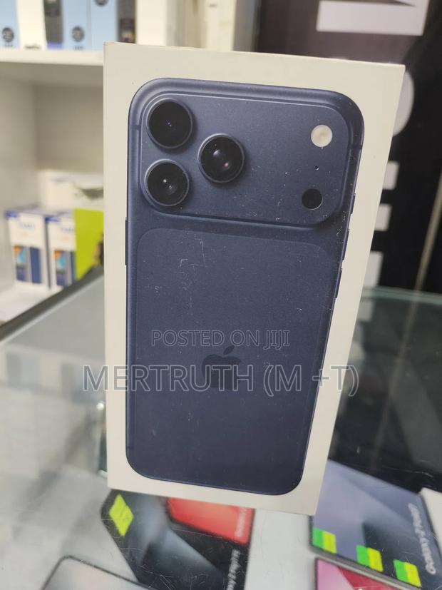 New Apple iPhone 17 Pro Max 256 GB Blue