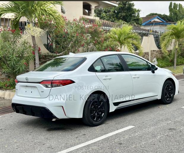 Toyota Corolla 2022 White