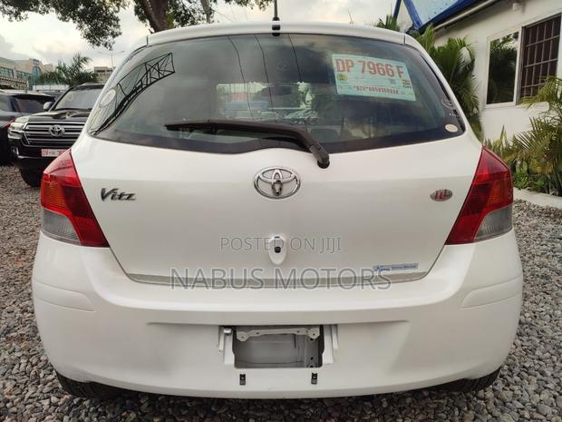 Toyota Vitz 2010 White