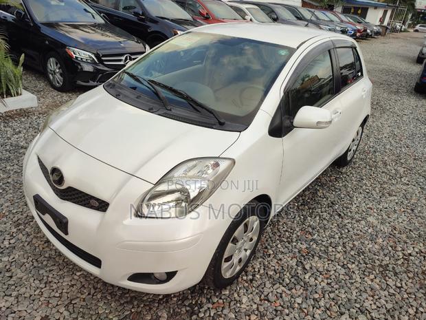 Toyota Vitz 2010 White