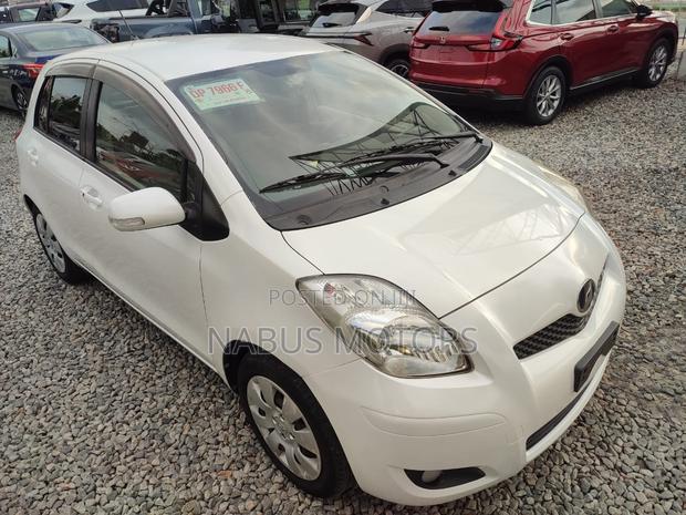Toyota Vitz 2010 White