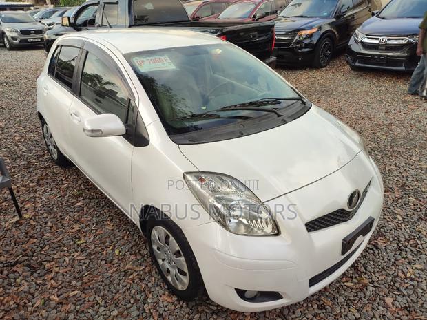 Toyota Vitz 2010 White